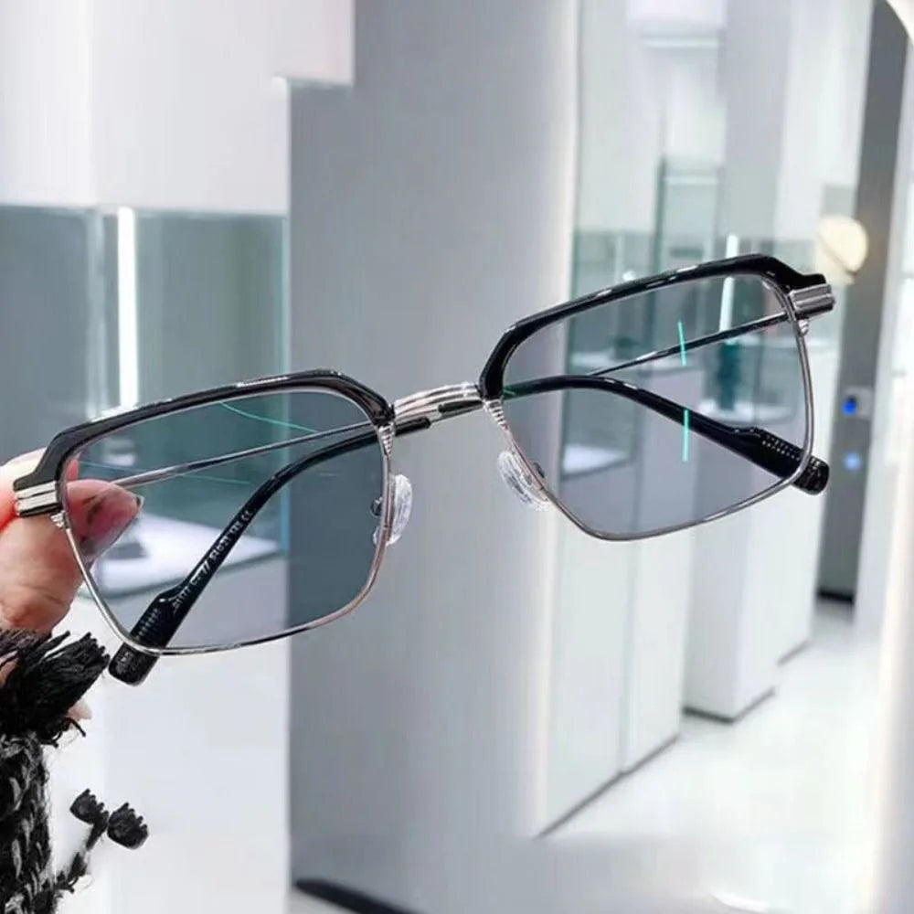 All-in-One Photochromic Glasses – Comfort, Protection & Reduced Eye Strain